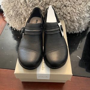 NWOT Clarks shoes